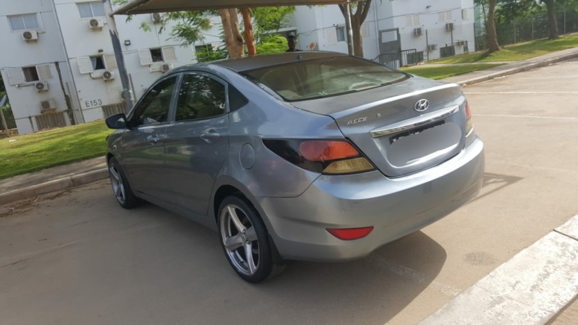 Venda HYUNDAI ACCENT