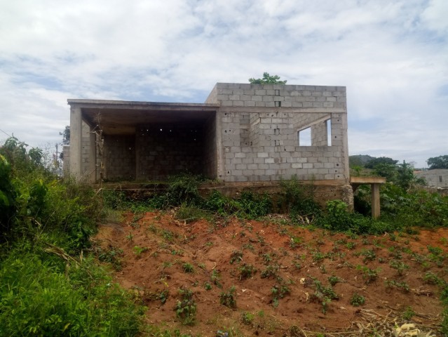 Venda Vivenda inacabada