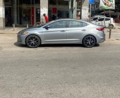 A venda Hyundai Elantra ls@
