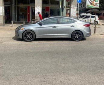 A venda Hyundai Elantra ls@
