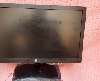 A venda MONITOR LG NOVO NA CAIXA