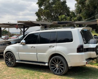 A venda Mitsubishi Pajero 2015 G svld