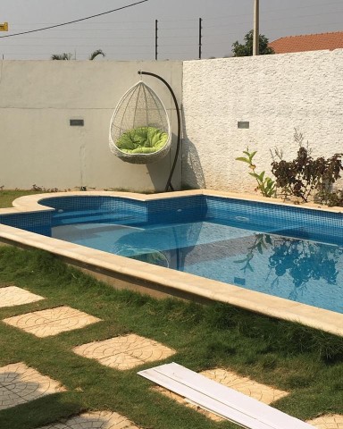 Moradia V3 no Condomínio Girassol de Viana, (Cajueiro), com piscina e área de lazer, à venda com às mobílias, com exceção dos eletrodomésticos.