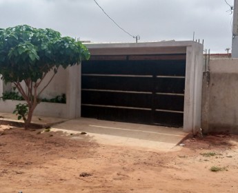 A venda Casa Vivenda V4 no Zango 3 primeira paragem