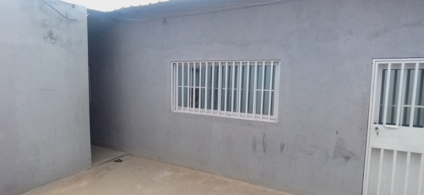 Venda Casa Vivenda V4 no Zango 3 primeira paragem