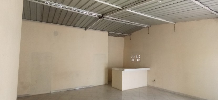Venda Casa Vivenda V4 no Zango 3 primeira paragem