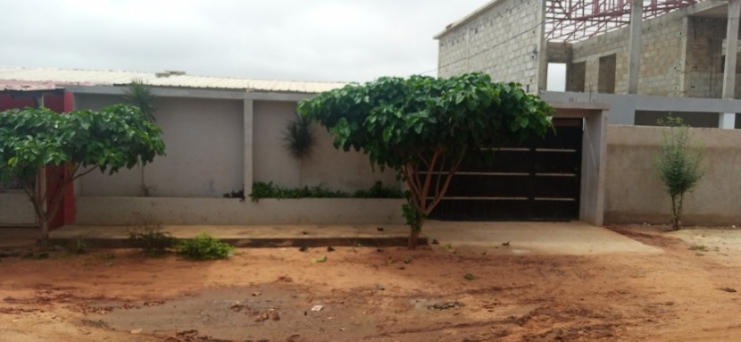 Venda Casa Vivenda V4 no Zango 3 primeira paragem