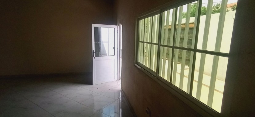 Venda Casa Vivenda V4 no Zango 3 primeira paragem