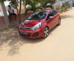 A venda Kia Rio sport limpo yld