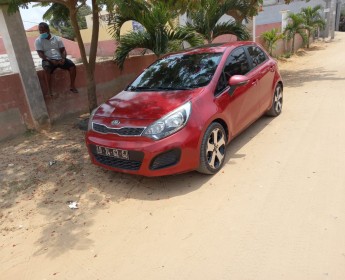 A venda Kia Rio sport limpo yld