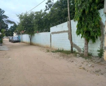 A venda Vende-se T5 grande 25/40