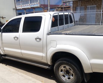 A venda Toyota Hilux 2015 com 75.000 km série G