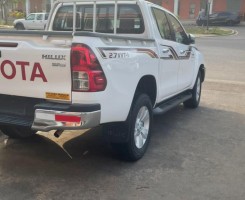 A venda Toyota Hilux H semi novo prnt