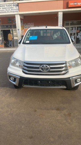 Venda Toyota Hilux H semi novo prnt