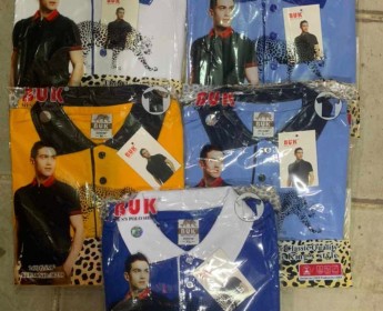 A venda T-shirt's e coletes têxteis, com entrega imediata.