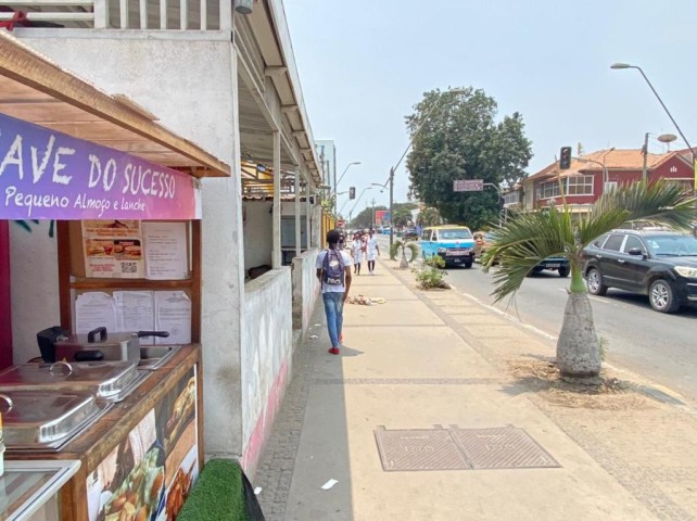 Venda Vivenda T4 + Anexo, no Zé Pirão, a beira na Estrada