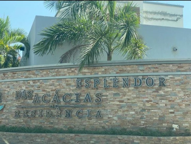 Venda Vivenda V3 Duplex com Piscina no condomínio Esplendor das Acácias