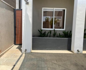 A venda Vivenda V3 Duplex com anexo na Urbanização Boa Vida*