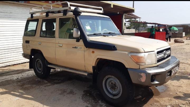 Venda Toyota Land Cruiser HZ 5 portas, prnt