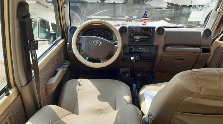 Venda Toyota Land Cruiser HZ 5 portas, prnt