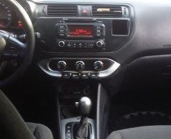 A venda KIA RIO carro limpo está em perfeitas condições