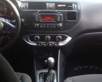 A venda KIA RIO carro limpo está em perfeitas condições