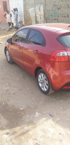 Venda KIA RIO carro limpo está em perfeitas condições