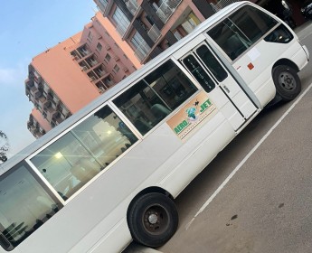 A venda Toyota Coaster prnt