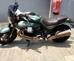 A venda Moto Guzzi griso V8 de 2011