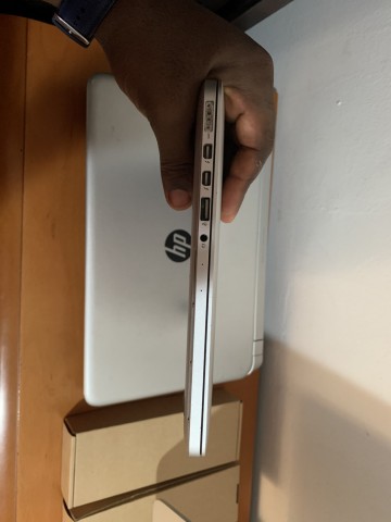 Venda MacBook Pro 13 Retina Core i5 8GB RAM 256GB SSD limpo