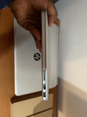Venda MacBook Pro 13 Retina Core i5 8GB RAM 256GB SSD limpo