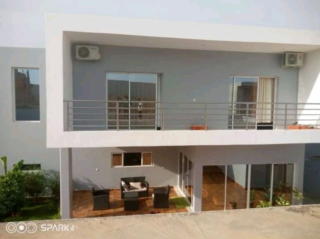 Venda Vivenda t4 Luxuosa no Patriota