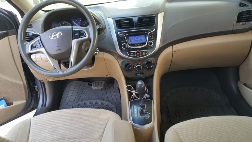 Venda Hyundai Accent cinza limpo prnt