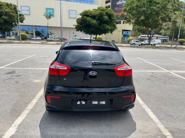 Venda KIA RIO Black sndy prnt