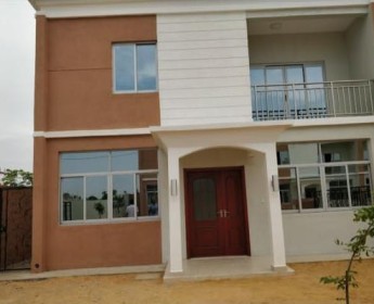A venda ARRENDA-SE MORADIA T4 DUPLEX - CONDOMÍNIO RESIDENCIAL KASSAMA