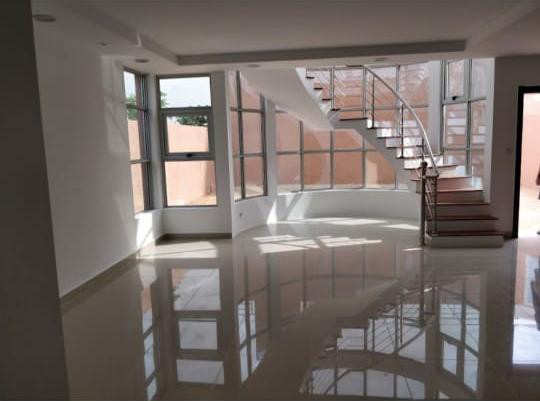 Venda ARRENDA-SE MORADIA T4 DUPLEX - CONDOMÍNIO RESIDENCIAL KASSAMA