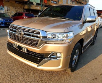 A venda TOYOTA GXR brown Lcar