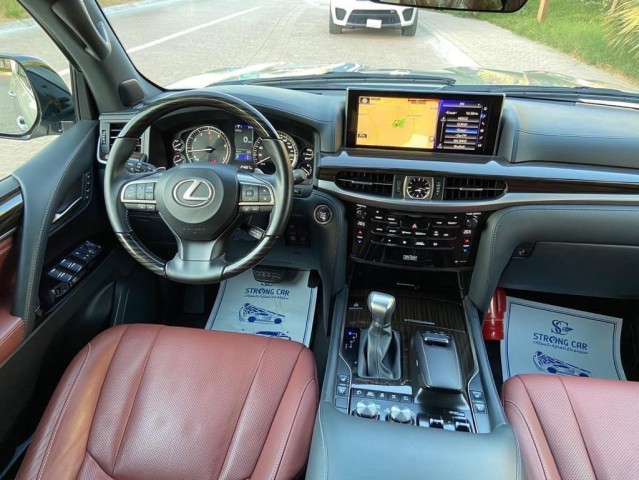Lexus LX570 cinza semi novo Lcar