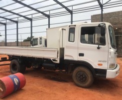 A venda HYUNDAI CANTER limpo Lcr