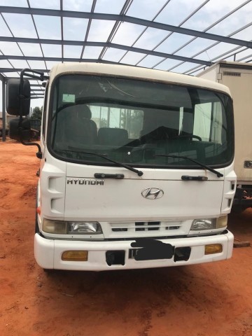 Venda HYUNDAI CANTER limpo Lcr