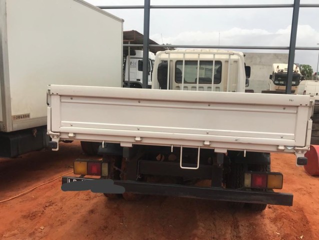 Venda HYUNDAI CANTER limpo Lcr