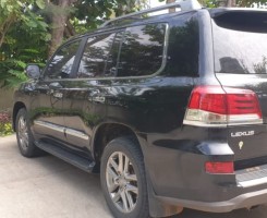 A venda Lexus 570 mri