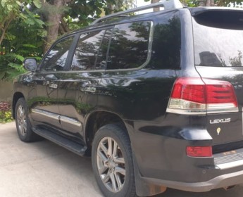 A venda Lexus 570 mri