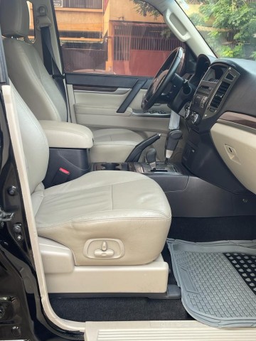 Venda Mitsubishi Pajero G limpo Grmny