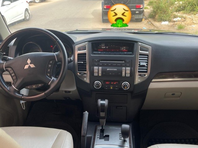 Venda Mitsubishi Pajero G limpo Grmny