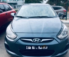 A venda Hyundai Accent limpo EdrdN