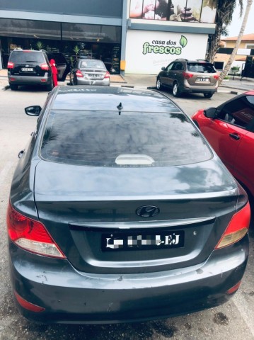 Venda Hyundai Accent limpo EdrdN