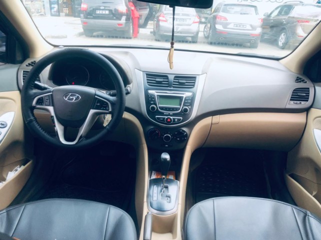 Venda Hyundai Accent limpo EdrdN