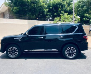 A venda Nissan Patrol platinum EdrdN