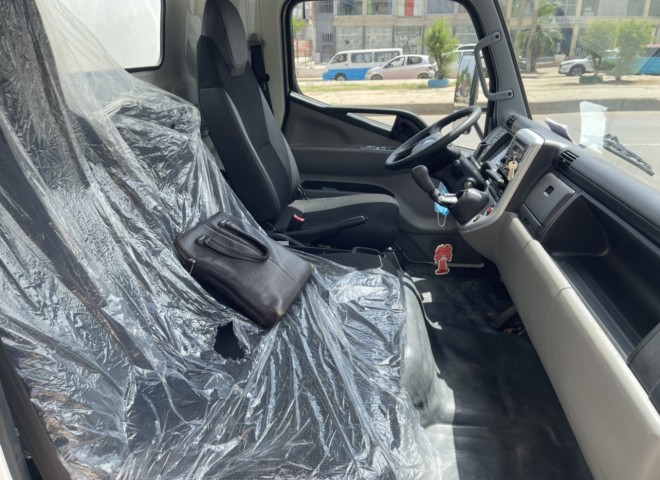 Venda Estou a vender esta MITSUBISHI CANTER FUSO FECHADA NOVA 1000KM a bom preço 23.500.000negociável